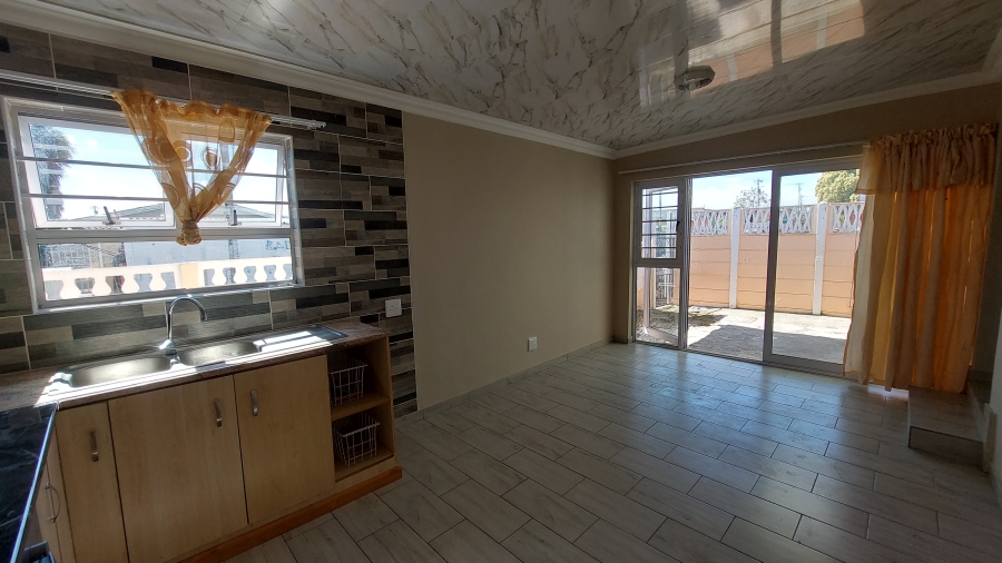 5 Bedroom Property for Sale in Ravensmead Western Cape